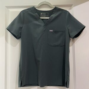 Figs set in green (petite)